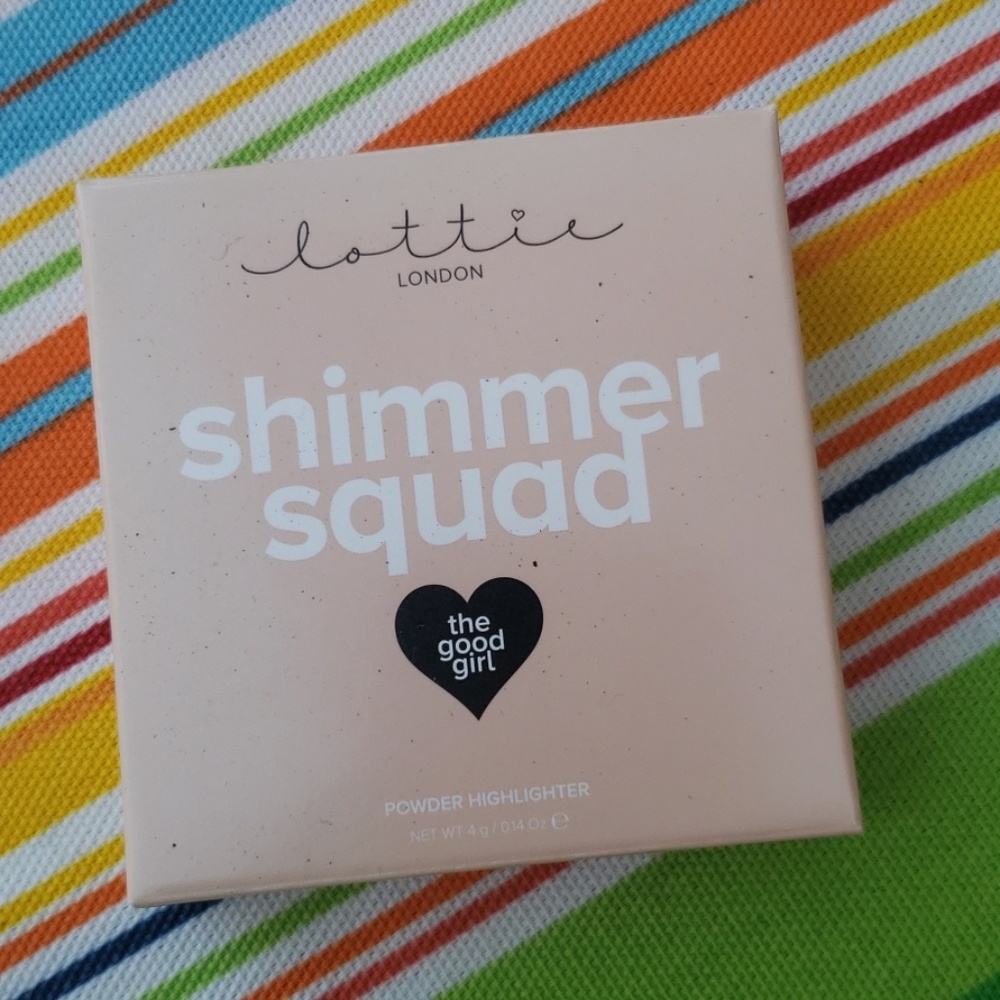 🌺 Powder Highlighter